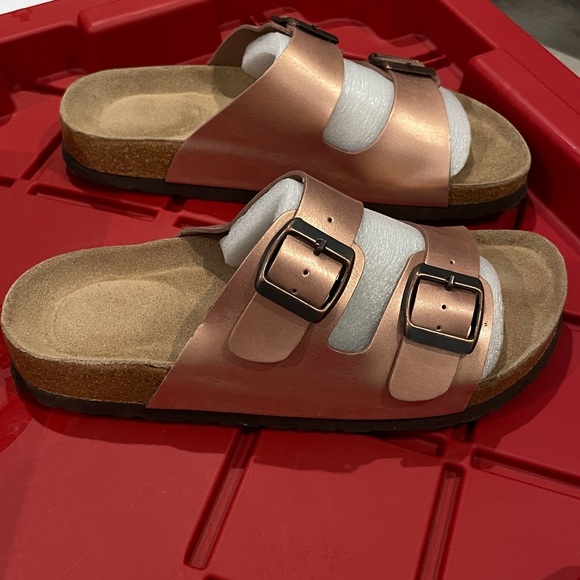 Sold - Picture 3 of 9